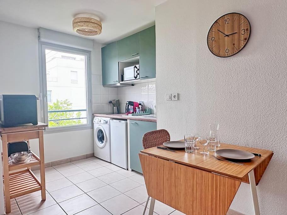 Charmant T2 Terrasse, Garage Villeurbanne Bagian luar foto